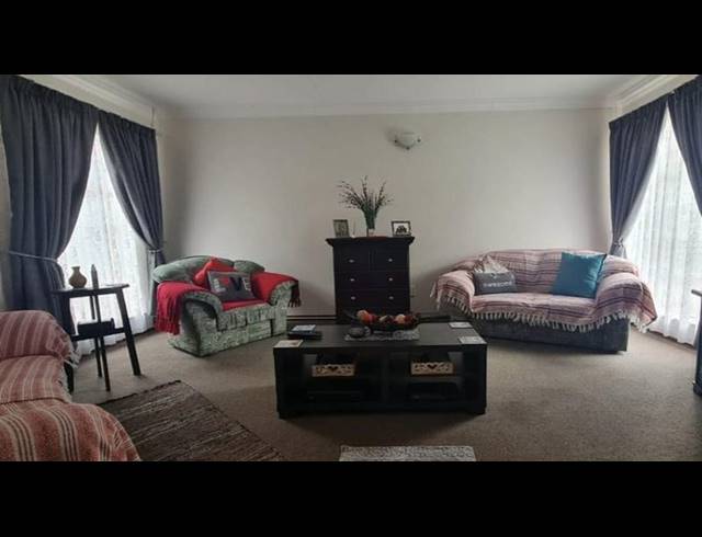 3 BEDROOM HOUSE FOR SALE IN SECUNDA CENTRAL